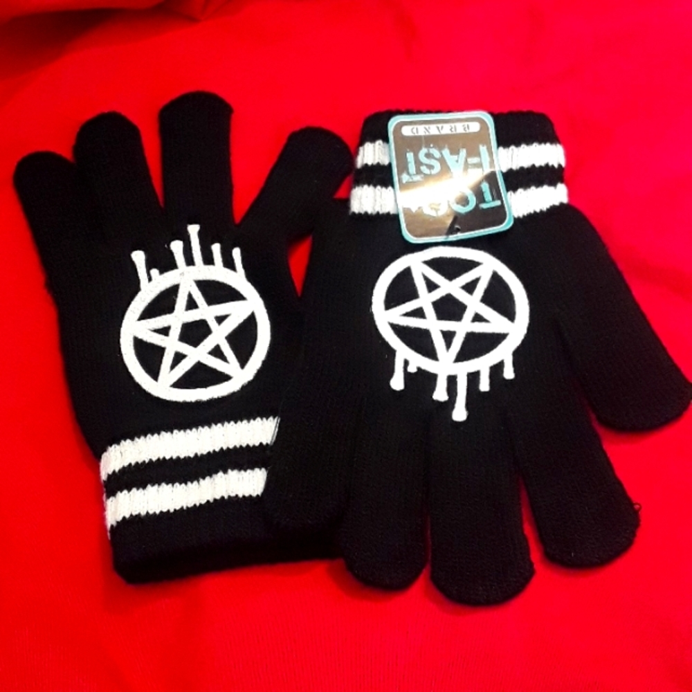Pentagram Gloves Too Fast
